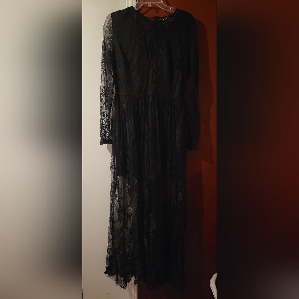 Lace detail gown